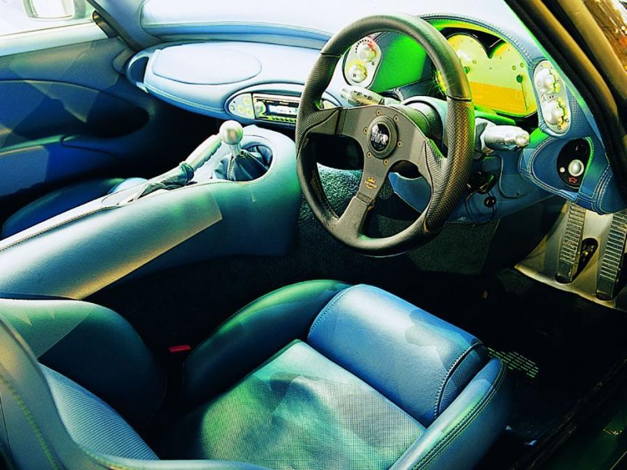 Интерьер TVR T350C 2003 года  (фото 9 из 14)